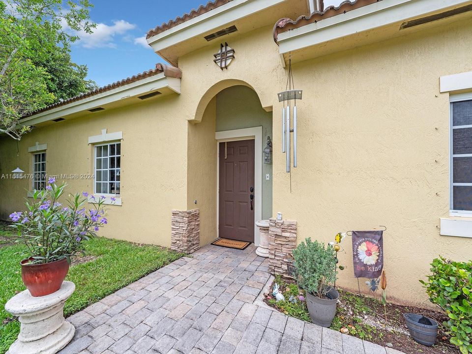 For Sale: $369,900 (3 beds, 2 baths, 1380 Square Feet)