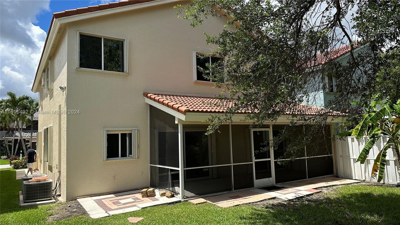 En Venta: $699,900 (4 camas, 2 baños, 2768 Pies cuadrados)