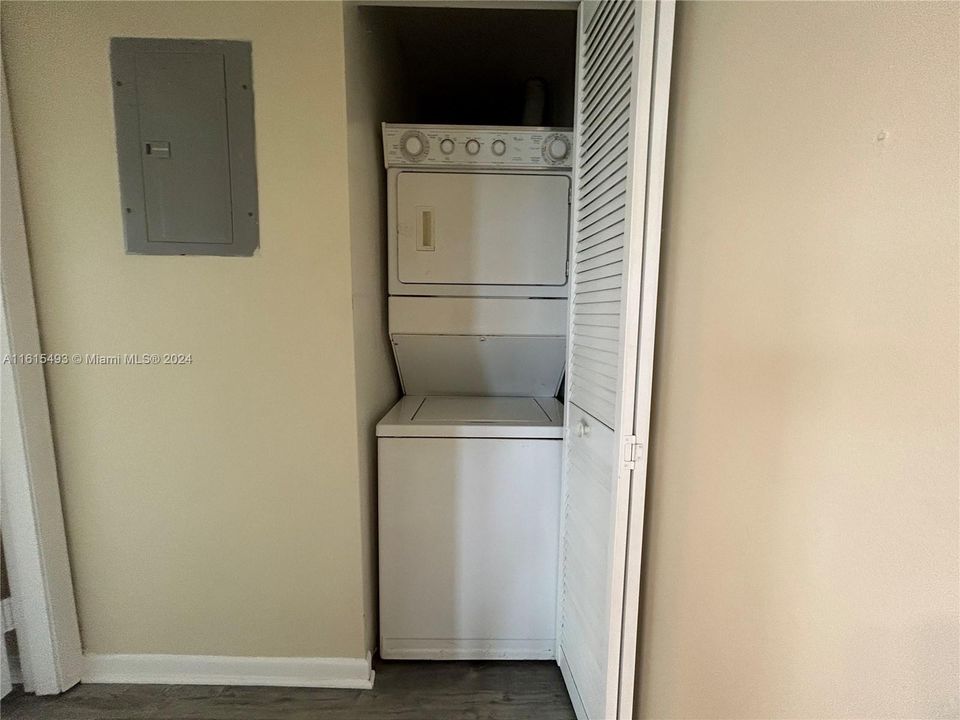 For Rent: $2,301 (3 beds, 2 baths, 1195 Square Feet)