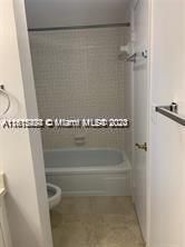 For Rent: $1,650 (1 beds, 1 baths, 940 Square Feet)