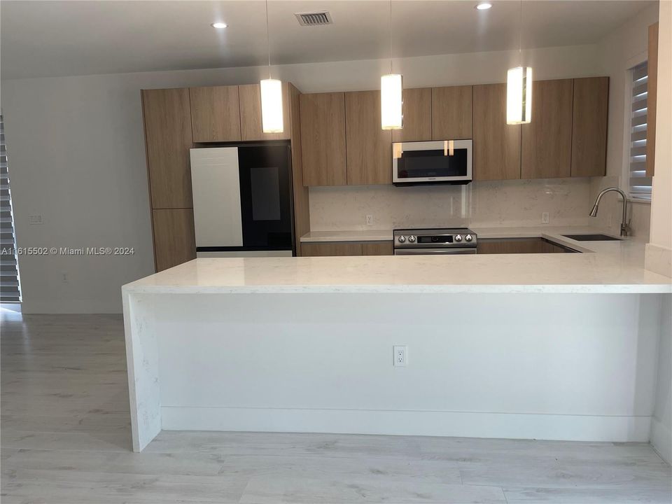 For Rent: $3,100 (2 beds, 2 baths, 2342 Square Feet)