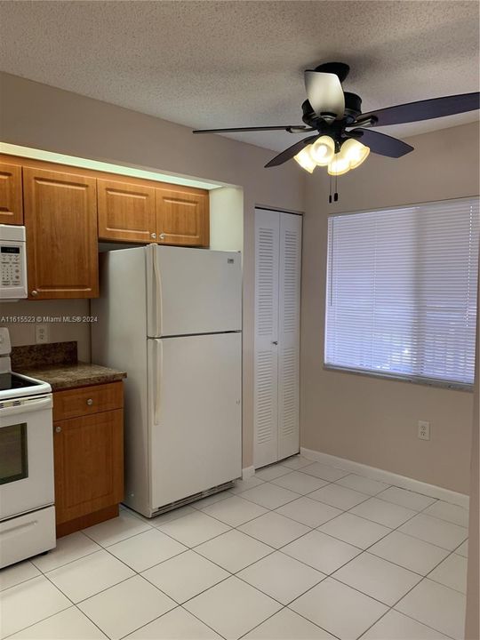 Active With Contract: $2,090 (2 beds, 2 baths, 1207 Square Feet)