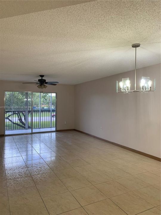 Active With Contract: $2,090 (2 beds, 2 baths, 1207 Square Feet)