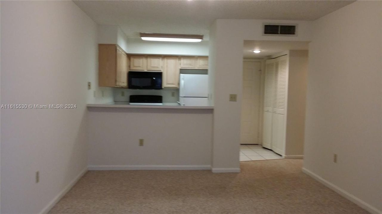 For Rent: $3,100 (2 beds, 2 baths, 840 Square Feet)