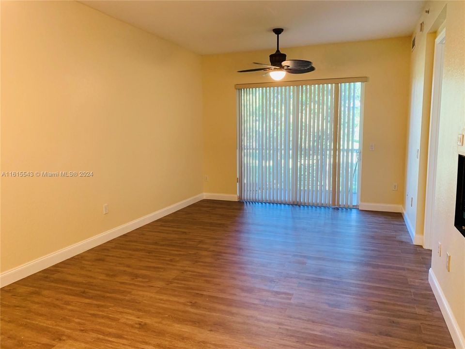 For Sale: $320,000 (2 beds, 2 baths, 1146 Square Feet)