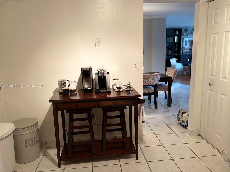 For Rent: $2,550 (2 beds, 2 baths, 1660 Square Feet)