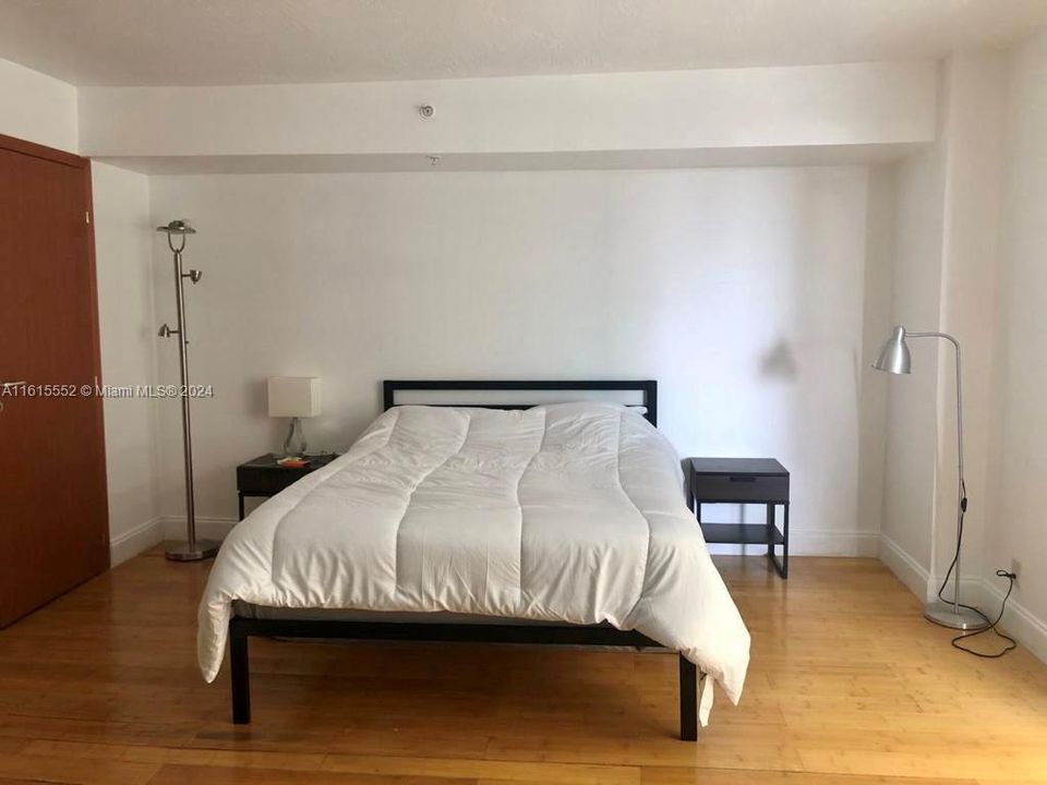 For Rent: $2,700 (0 beds, 1 baths, 601 Square Feet)