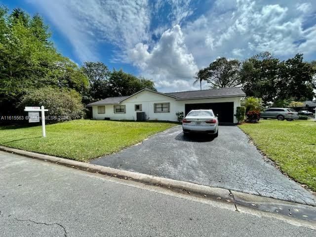 For Sale: $725,000 (4 beds, 2 baths, 1775 Square Feet)