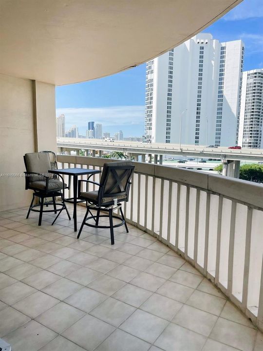 For Rent: $4,400 (2 beds, 2 baths, 1522 Square Feet)