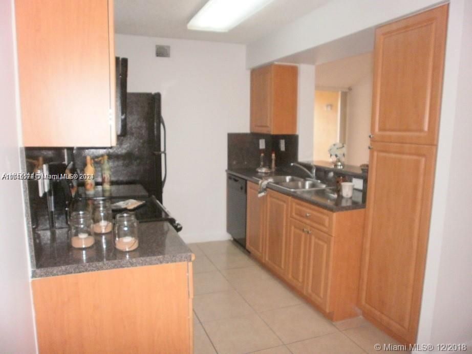 For Sale: $369,000 (2 beds, 2 baths, 1128 Square Feet)