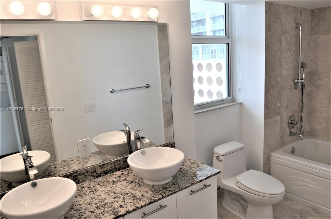 For Rent: $3,749 (2 beds, 2 baths, 1267 Square Feet)