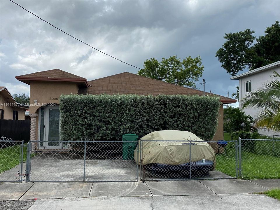 For Sale: $500,000 (3 beds, 2 baths, 1785 Square Feet)