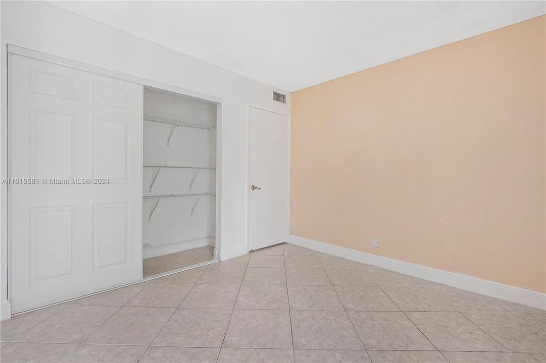 Active With Contract: $175,000 (2 beds, 1 baths, 1013 Square Feet)