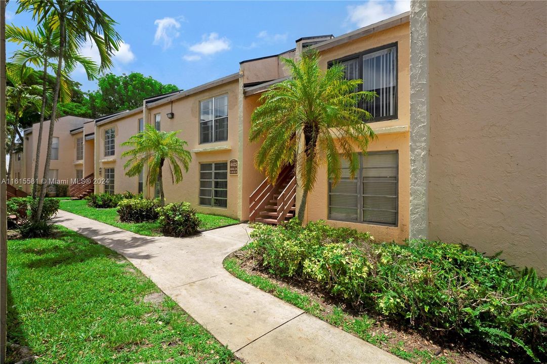 Active With Contract: $175,000 (2 beds, 1 baths, 1013 Square Feet)