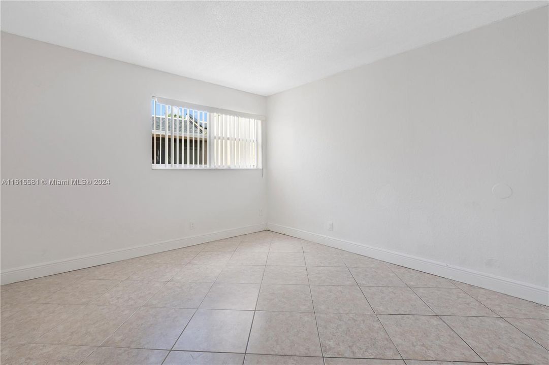 Active With Contract: $175,000 (2 beds, 1 baths, 1013 Square Feet)