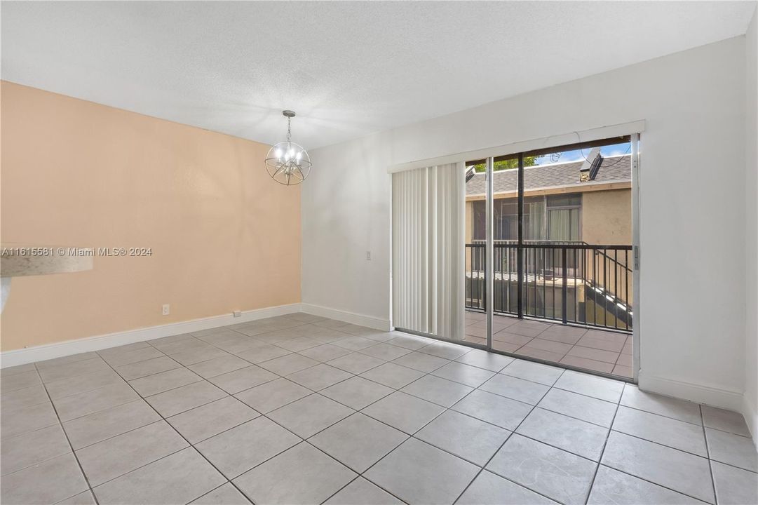 Active With Contract: $175,000 (2 beds, 1 baths, 1013 Square Feet)