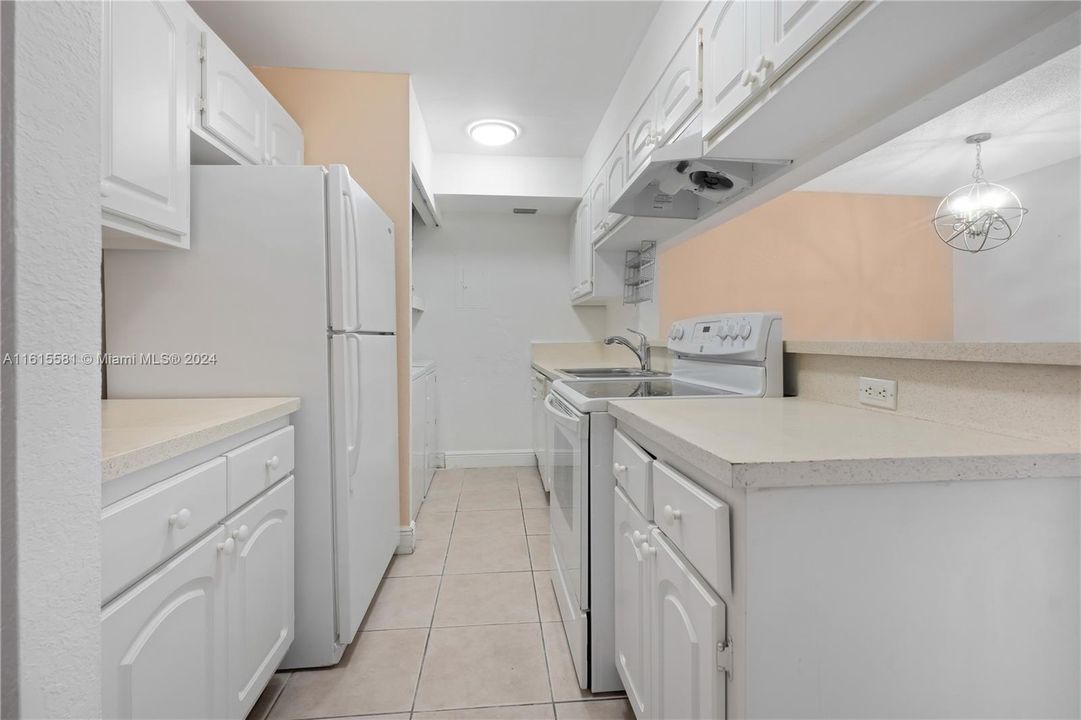 Active With Contract: $175,000 (2 beds, 1 baths, 1013 Square Feet)