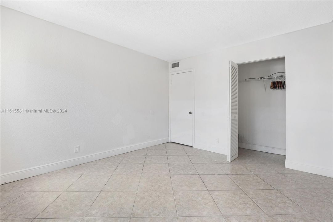 Active With Contract: $175,000 (2 beds, 1 baths, 1013 Square Feet)