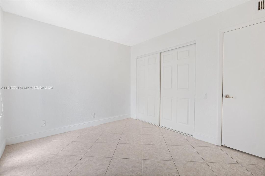 Active With Contract: $175,000 (2 beds, 1 baths, 1013 Square Feet)