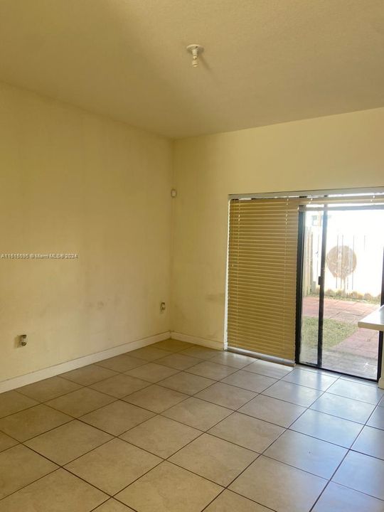 For Rent: $2,600 (3 beds, 2 baths, 1408 Square Feet)