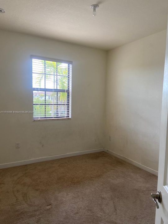 For Rent: $2,600 (3 beds, 2 baths, 1408 Square Feet)