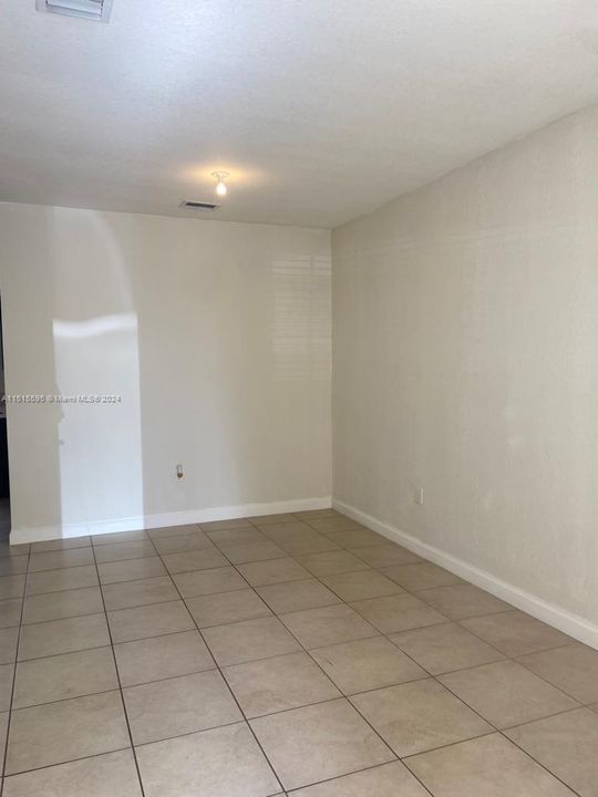 For Rent: $2,600 (3 beds, 2 baths, 1408 Square Feet)