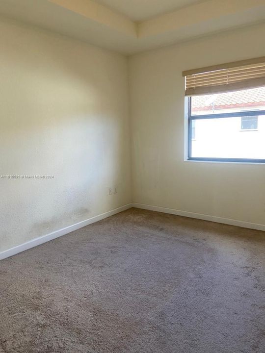 For Rent: $2,600 (3 beds, 2 baths, 1408 Square Feet)