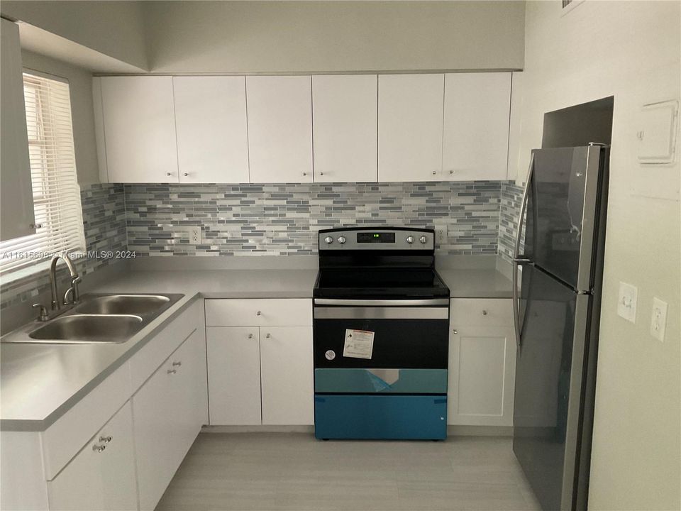 For Rent: $1,675 (1 beds, 1 baths, 790 Square Feet)