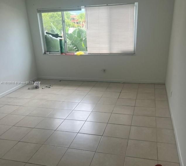 For Rent: $1,890 (2 beds, 2 baths, 939 Square Feet)