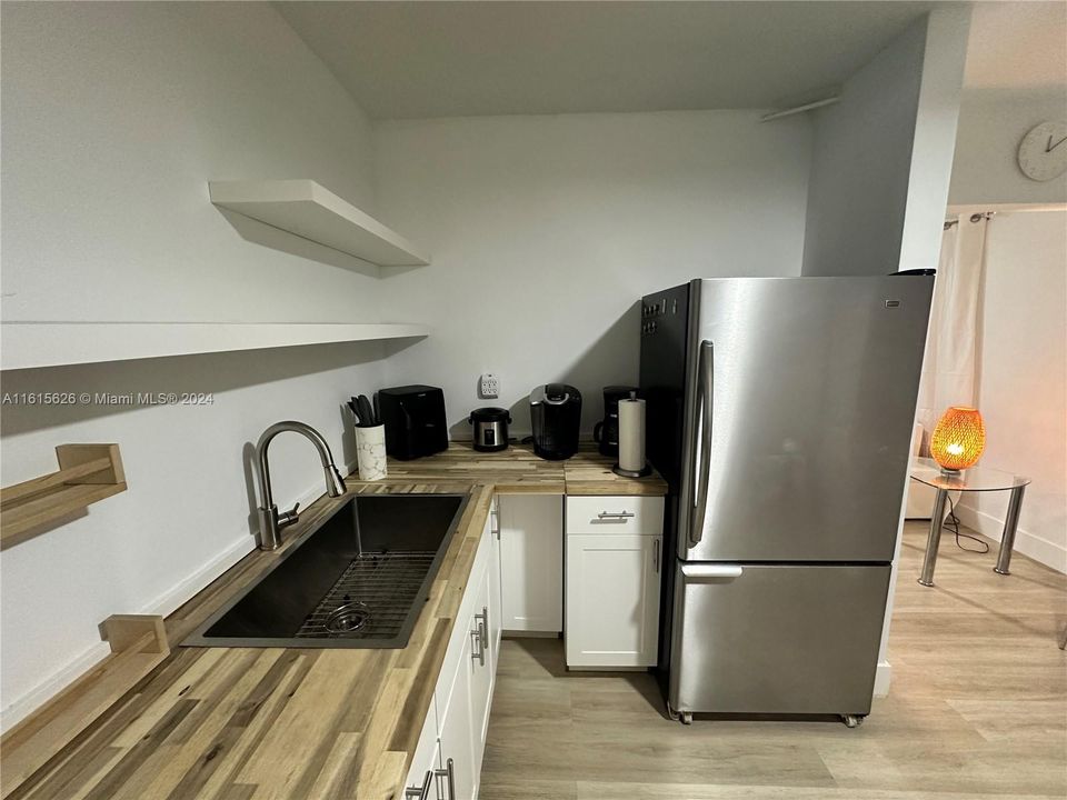 For Rent: $1,850 (1 beds, 1 baths, 644 Square Feet)