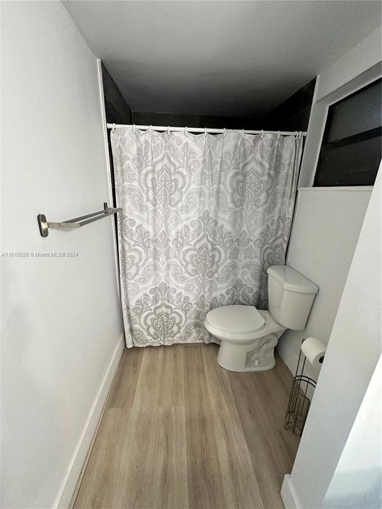 В аренду: $1,850 (1 спален, 1 ванн, 644 Квадратных фут)