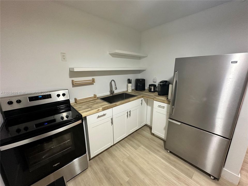 For Rent: $1,850 (1 beds, 1 baths, 644 Square Feet)