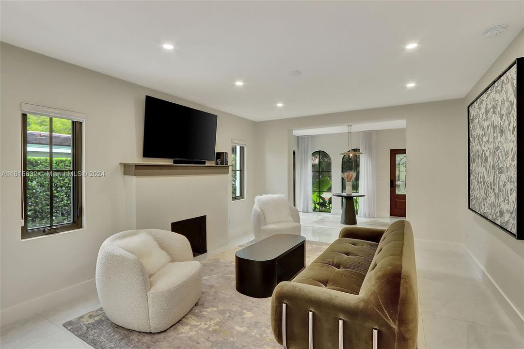 Active With Contract: $1,499,000 (3 beds, 2 baths, 1723 Square Feet)