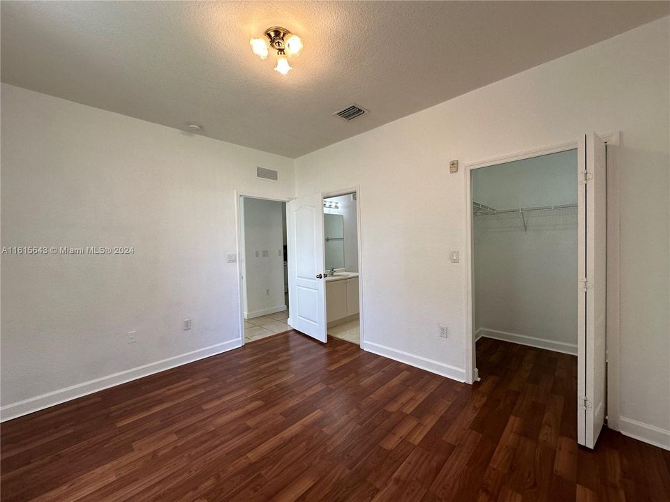 For Rent: $2,200 (3 beds, 2 baths, 1166 Square Feet)