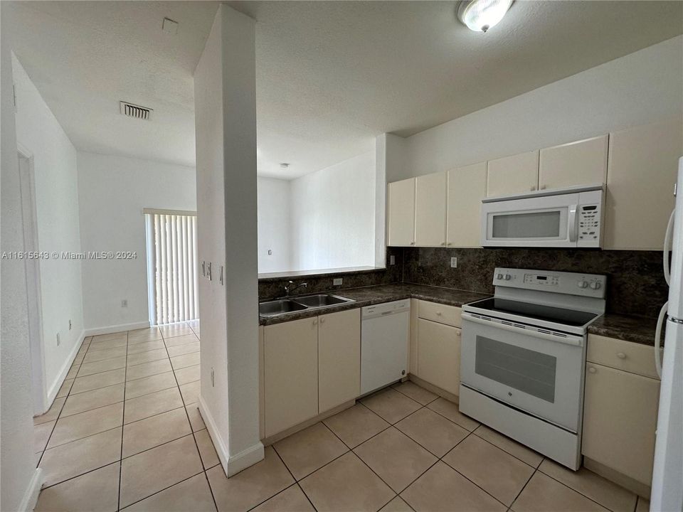 For Rent: $2,200 (3 beds, 2 baths, 1166 Square Feet)