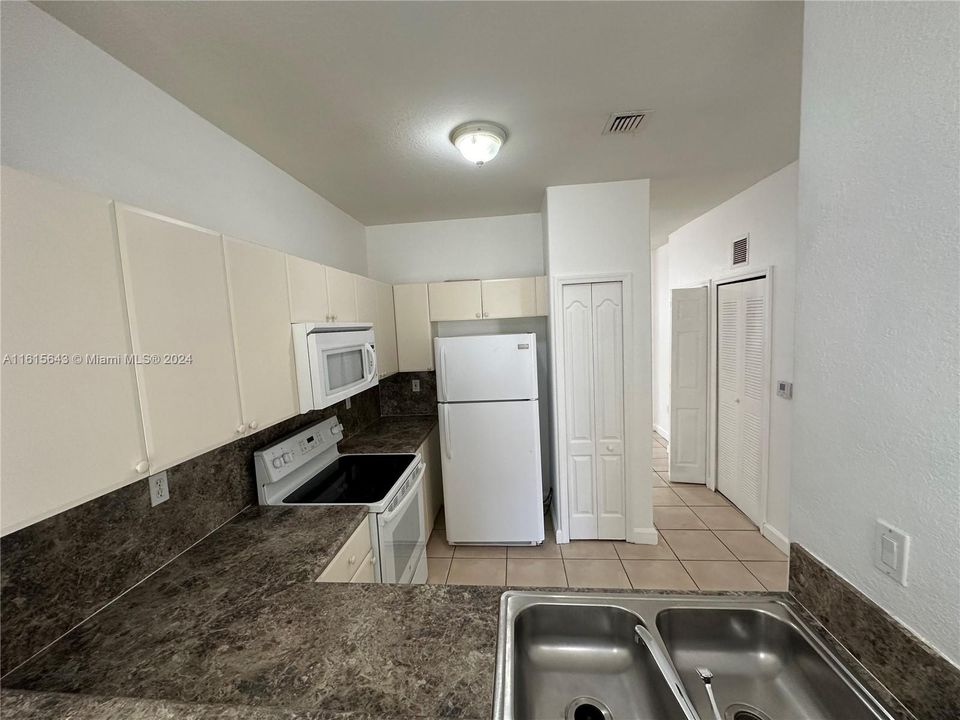 For Rent: $2,200 (3 beds, 2 baths, 1166 Square Feet)