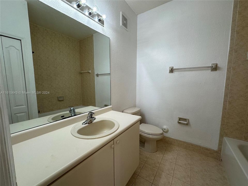 For Rent: $2,200 (3 beds, 2 baths, 1166 Square Feet)