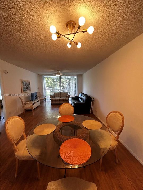For Rent: $1,750 (1 beds, 1 baths, 900 Square Feet)