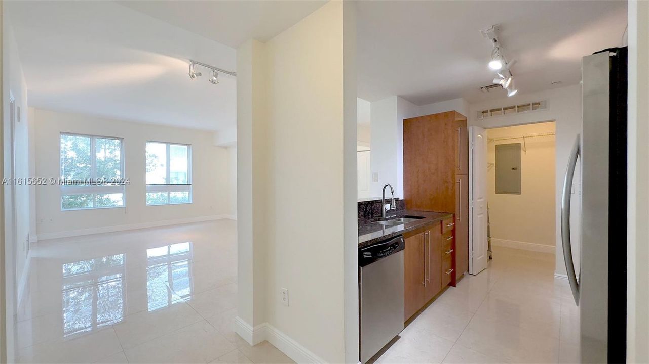 For Rent: $3,100 (2 beds, 2 baths, 1183 Square Feet)