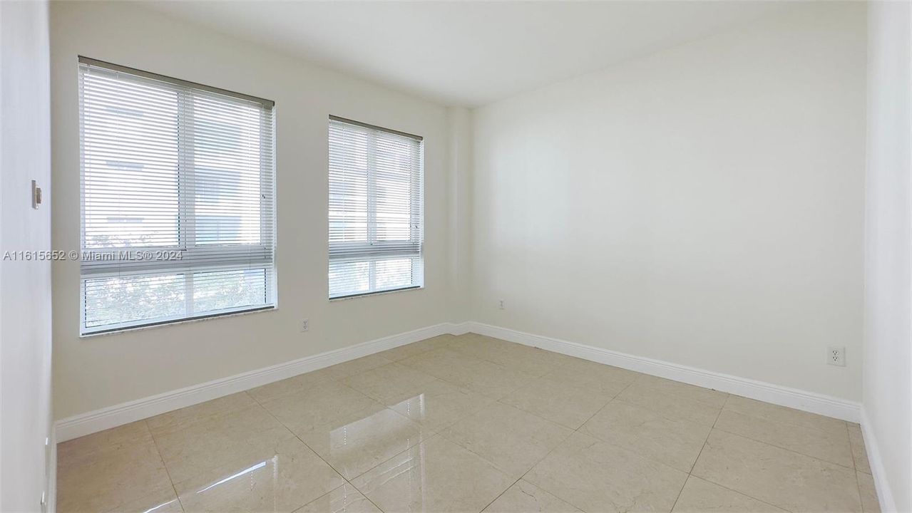 For Rent: $3,100 (2 beds, 2 baths, 1183 Square Feet)