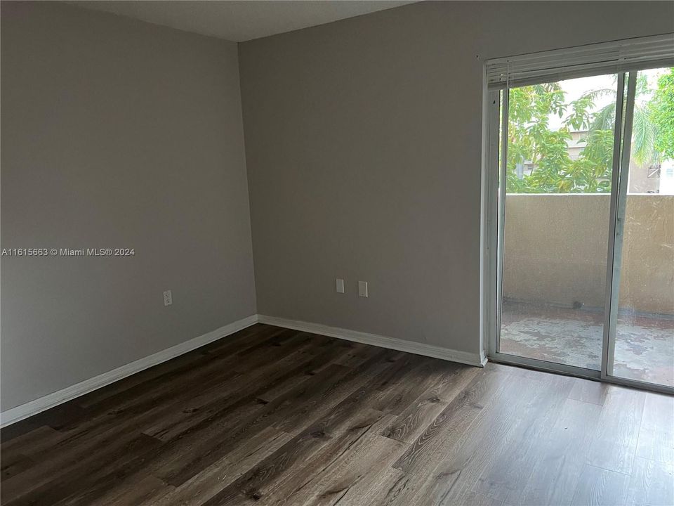 For Rent: $2,500 (2 beds, 2 baths, 859 Square Feet)