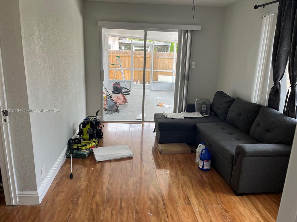 For Rent: $2,850 (3 beds, 2 baths, 1097 Square Feet)