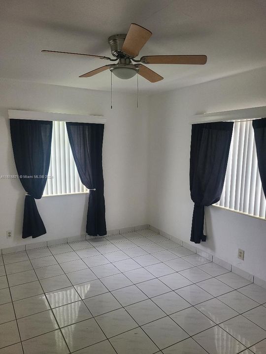 Recently Rented: $1,400 (1 beds, 1 baths, 556 Square Feet)