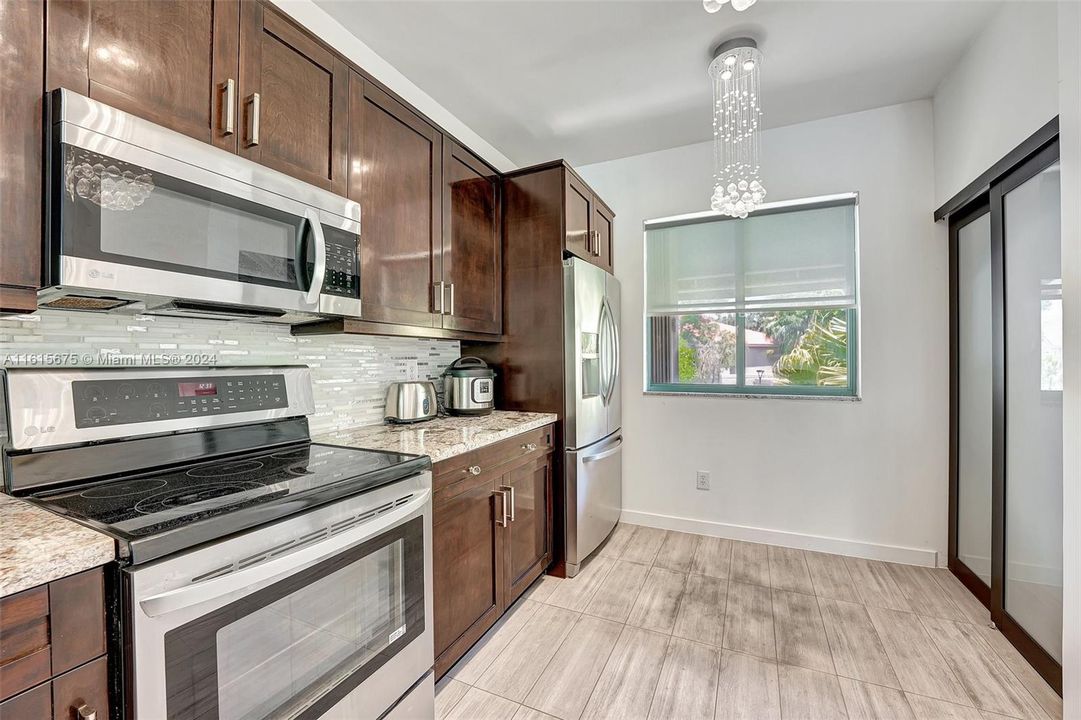 For Sale: $485,000 (3 beds, 3 baths, 1848 Square Feet)