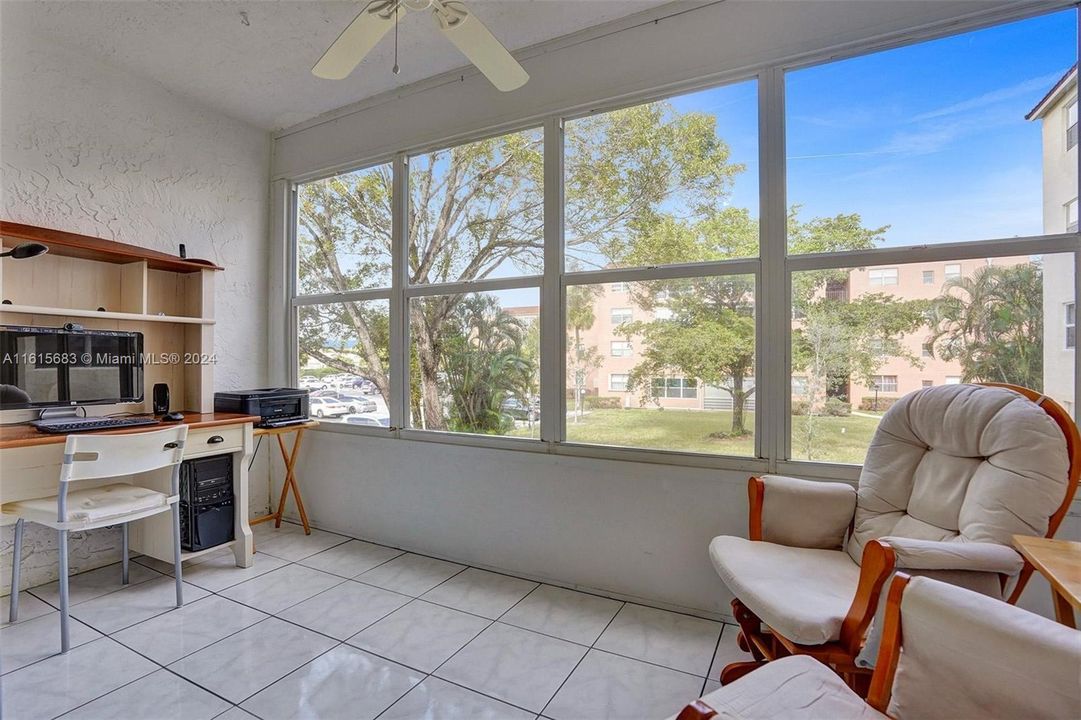 For Sale: $143,500 (2 beds, 2 baths, 865 Square Feet)