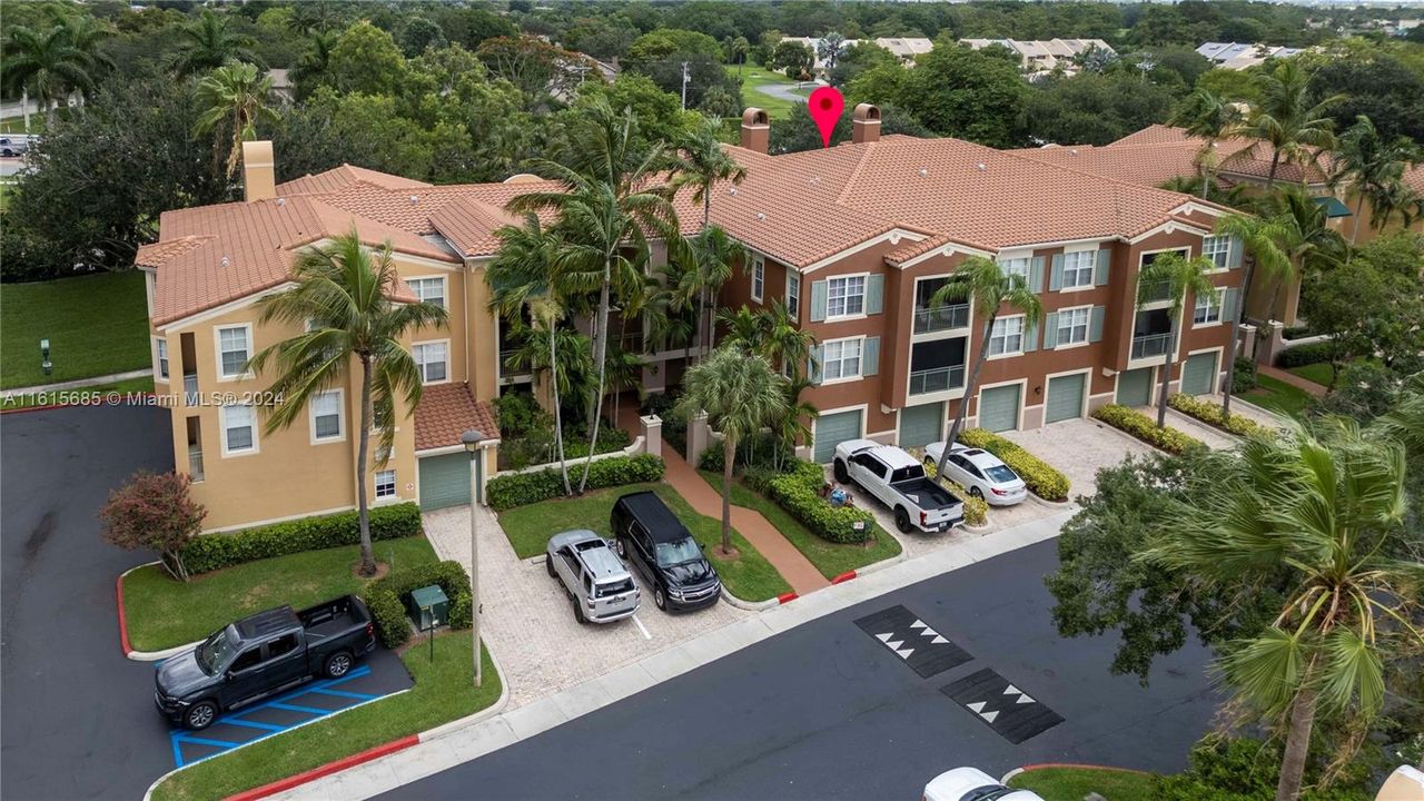 For Sale: $500,000 (3 beds, 2 baths, 1492 Square Feet)