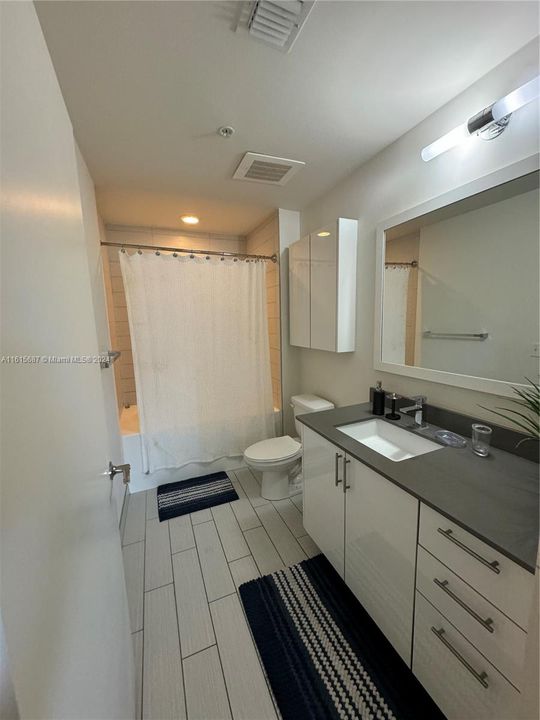 For Rent: $3,350 (1 beds, 1 baths, 760 Square Feet)