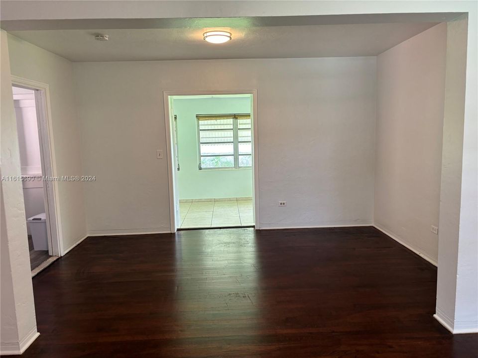 For Rent: $2,995 (2 beds, 1 baths, 1195 Square Feet)