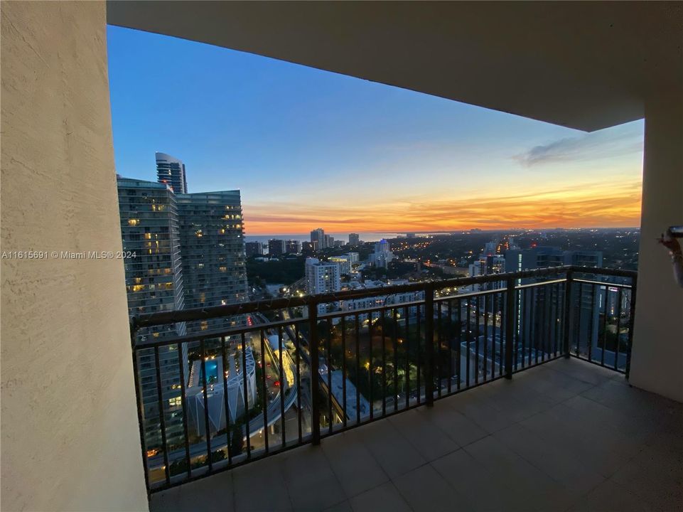 For Sale: $770,000 (2 beds, 2 baths, 1224 Square Feet)