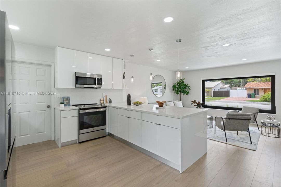 Active With Contract: $695,000 (3 beds, 2 baths, 1296 Square Feet)